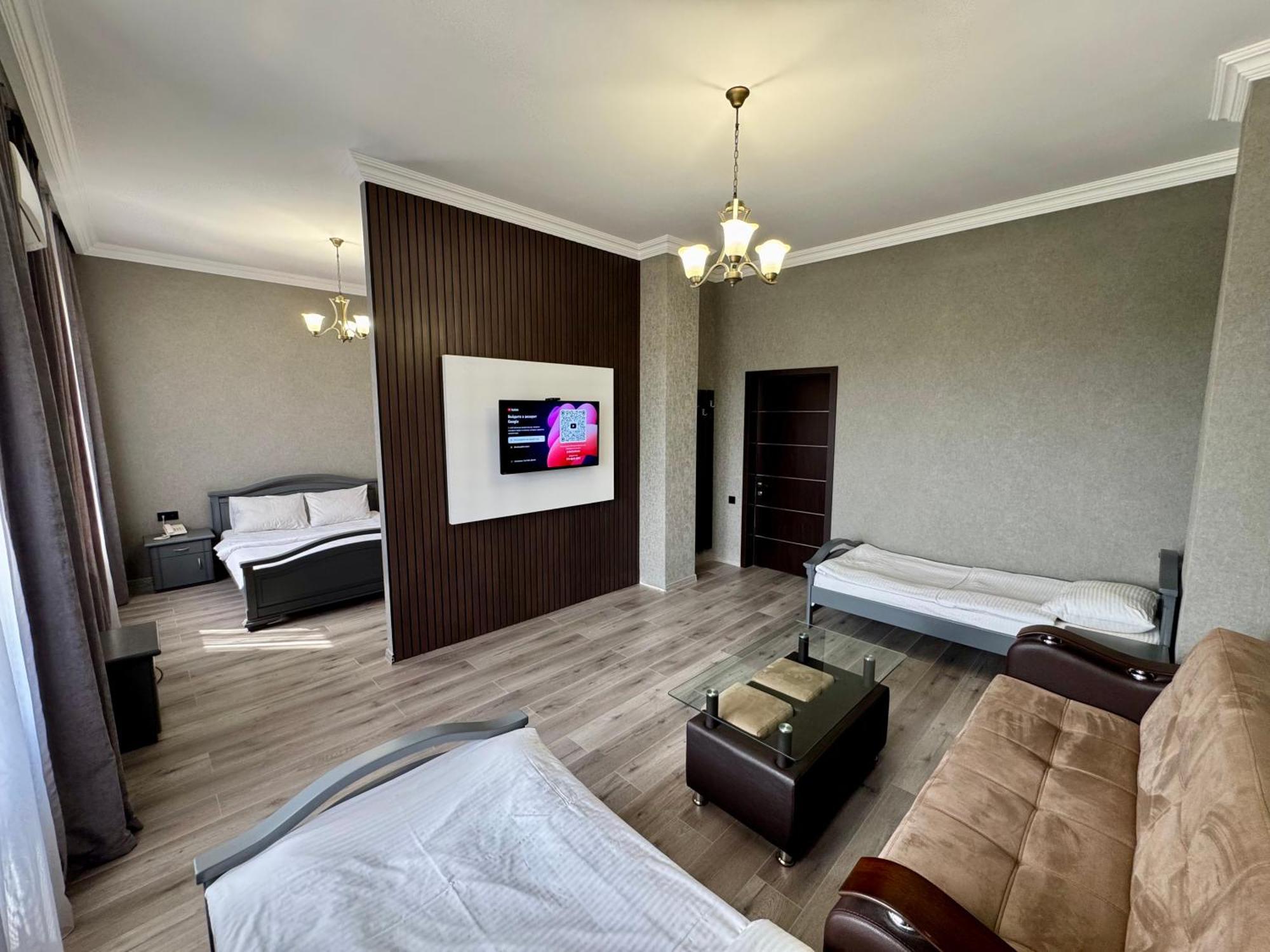 Capital Hotel Yerevan Exterior photo