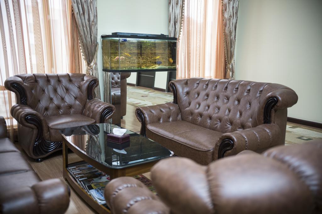 Capital Hotel Yerevan Exterior photo