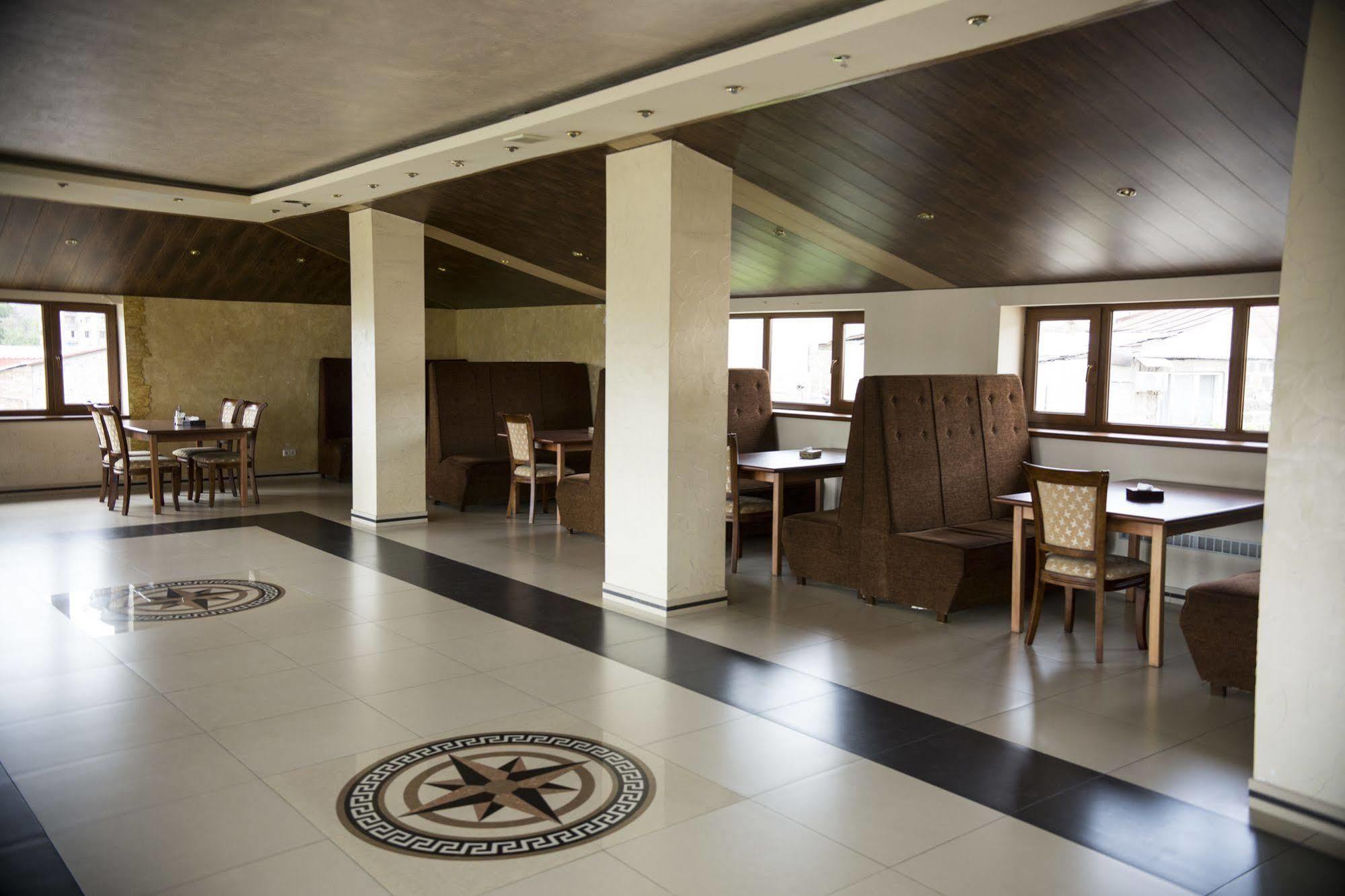 Capital Hotel Yerevan Exterior photo